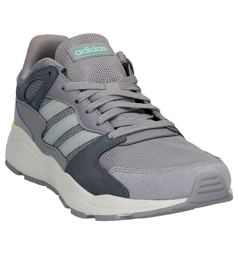 adidas Baskets basses en Gris clair en nubuck (264648)