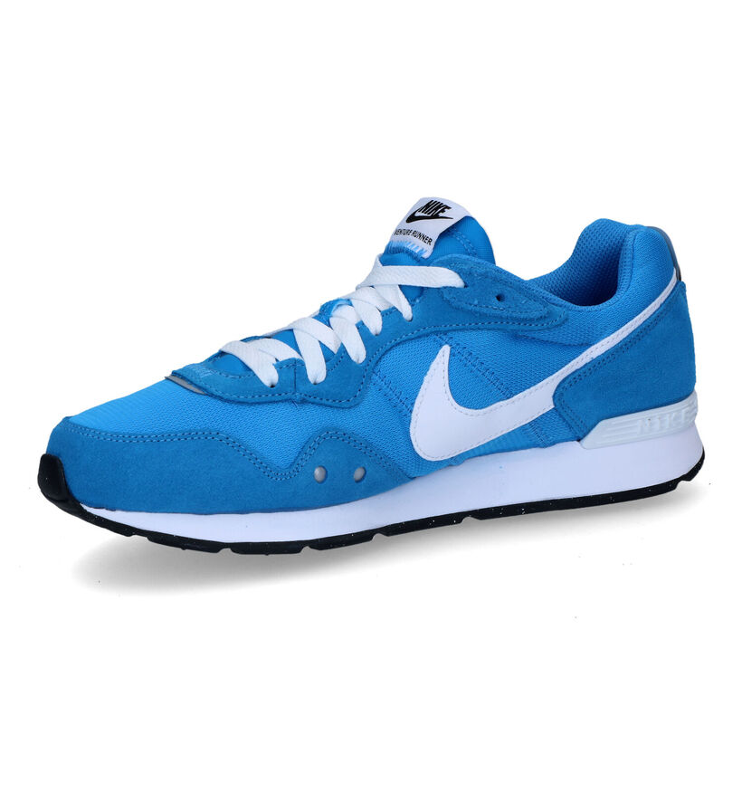 Nike Venture Runner Baskets en Blanc pour hommes (325149) - pour semelles orthopédiques