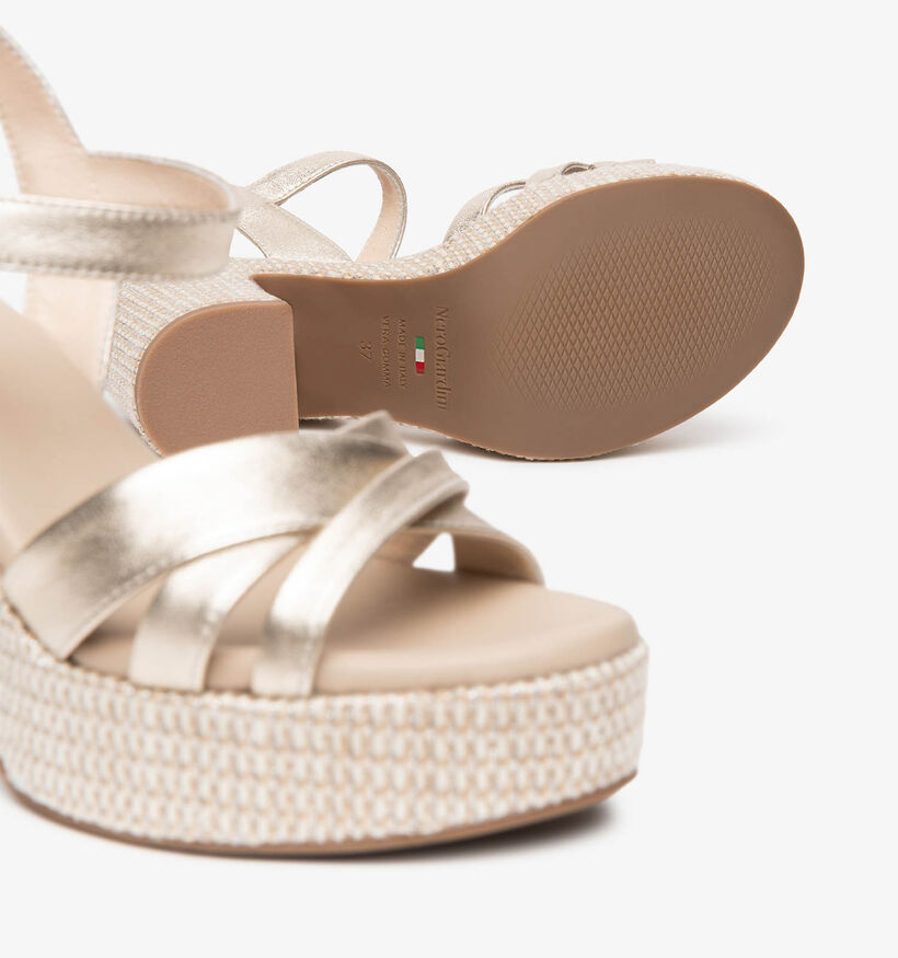 NeroGiardini Gouden Sandalen op Blokhak voor dames (370664)