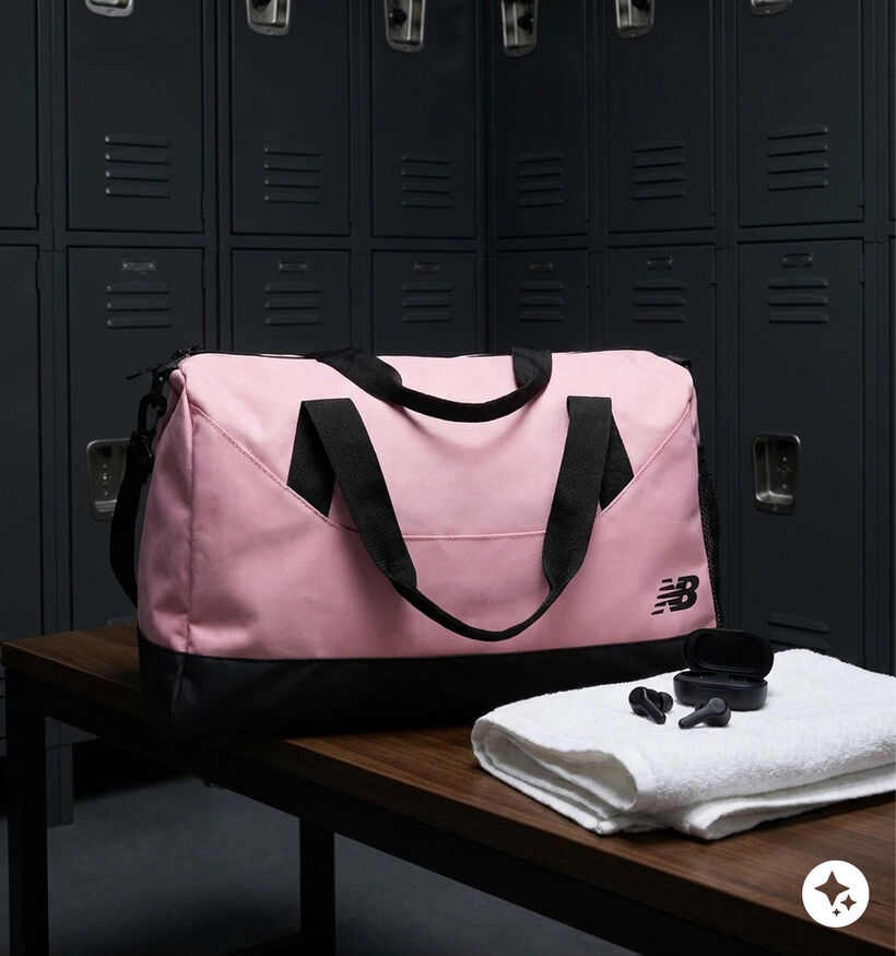 New Balance Essential Medium Duffel Sac de sport en Rose/Noir pour femmes (385907)