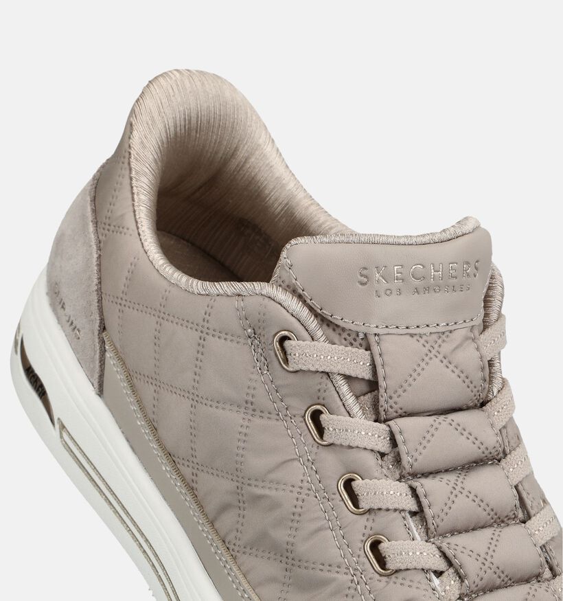 Skechers Arch Fit Arcade Cuddle Steps Baskets en Taupe pour femmes (375612)