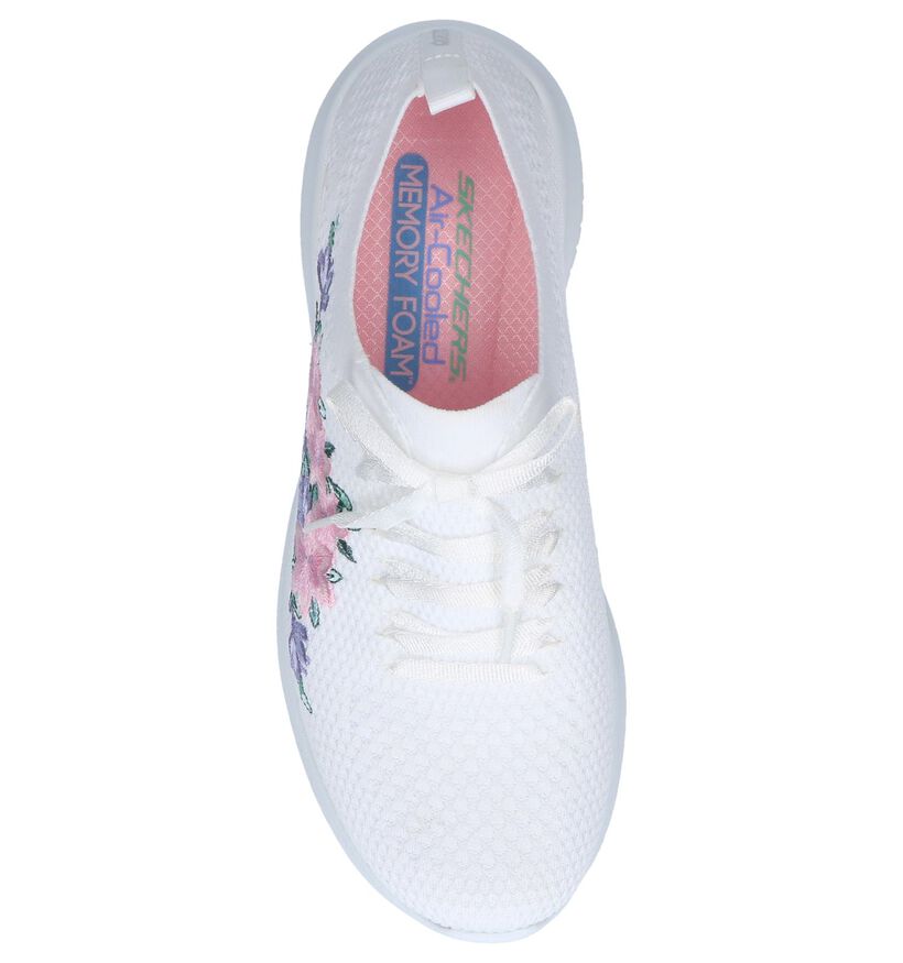 Witte Slip-on Sneakers Skechers Ultra Flex in stof (251989)