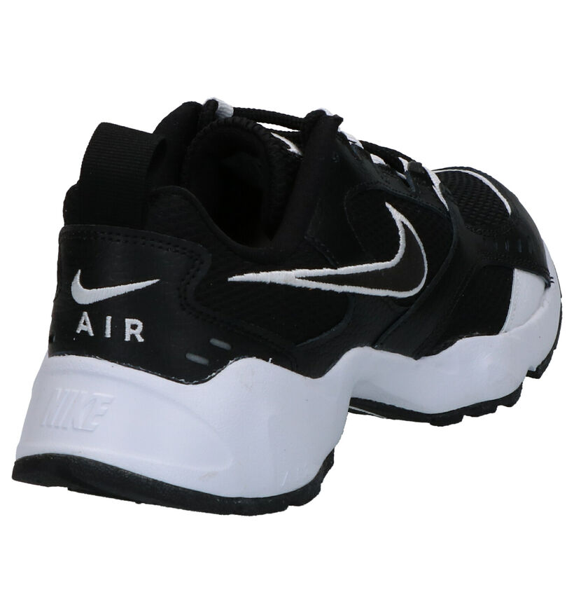 Nike Air Heights Zwarte Sneakers in stof (265923)