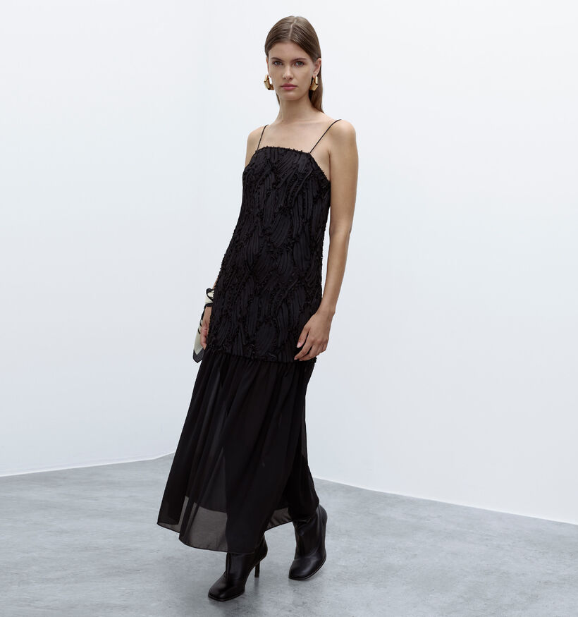 Vila Silla Robe mi-longue en Noir Vila Silla Robe mi-longue en Noir pour femmes (372346)