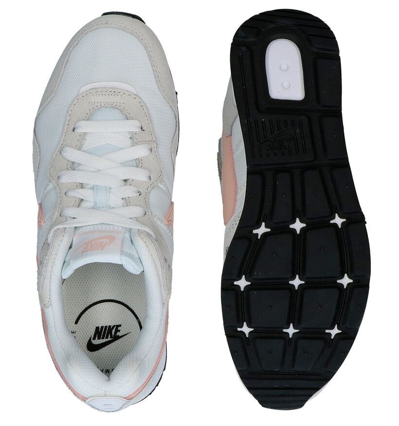 Nike Venture Runner Zwarte Sneakers voor dames (332422)
