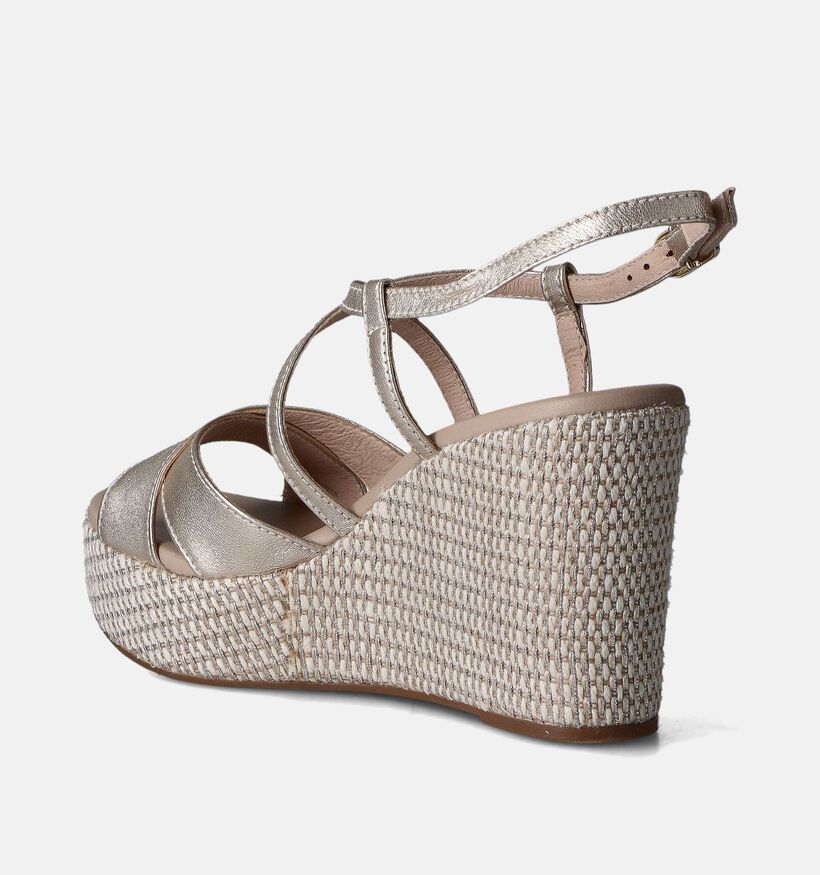 NeroGiardini Gouden Sandalen met sleehak NeroGiardini Gouden Sandalen met sleehak voor dames (355953)