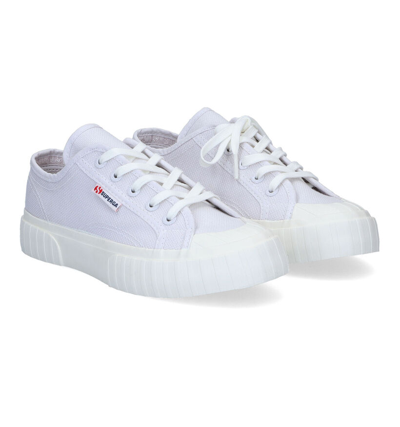 Superga Stripe Baskets en Gris pour femmes (305730)