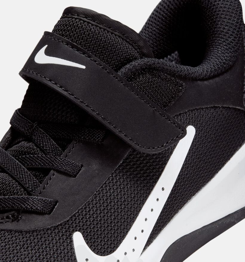 Nike Omni Multi-Court Zwarte/Witte Sneakers Nike Omni Multi-Court Zwarte/Witte Sneakers voor jongens (364691) - geschikt voor steunzolen