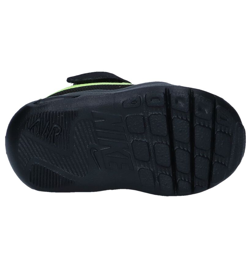 Zwarte Sneakers Nike Air Max Oketo in stof (249811)