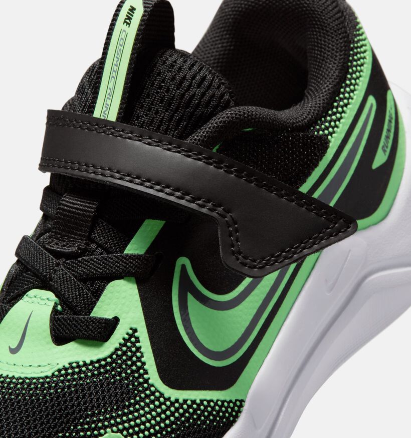 Nike Cosmic Runner Baskets basses en Vert pour gar&ccedil;ons (377298)