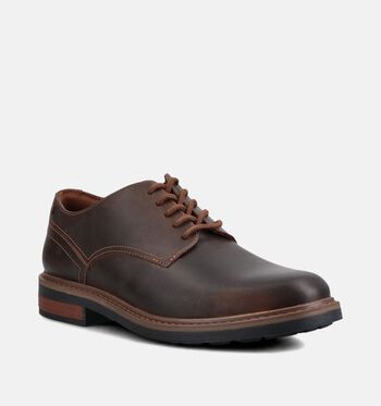 Clarks Low Geklede schoenen Bruin