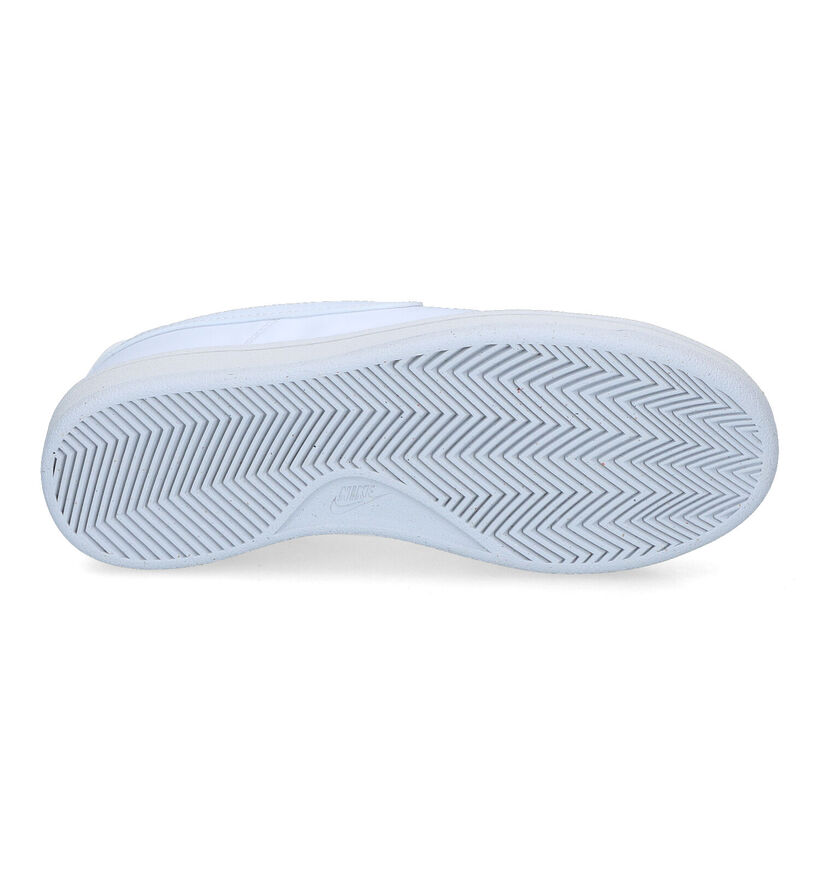 Nike Court Royale 2 baskets basses en Blanc pour femmes (316841)