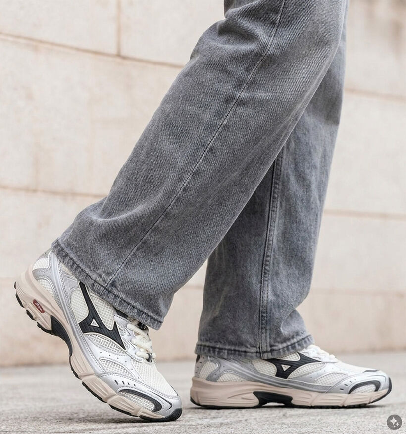 Mizuno MXR Sport Baskets basses en Blanc/Argent pour femmes (376215)