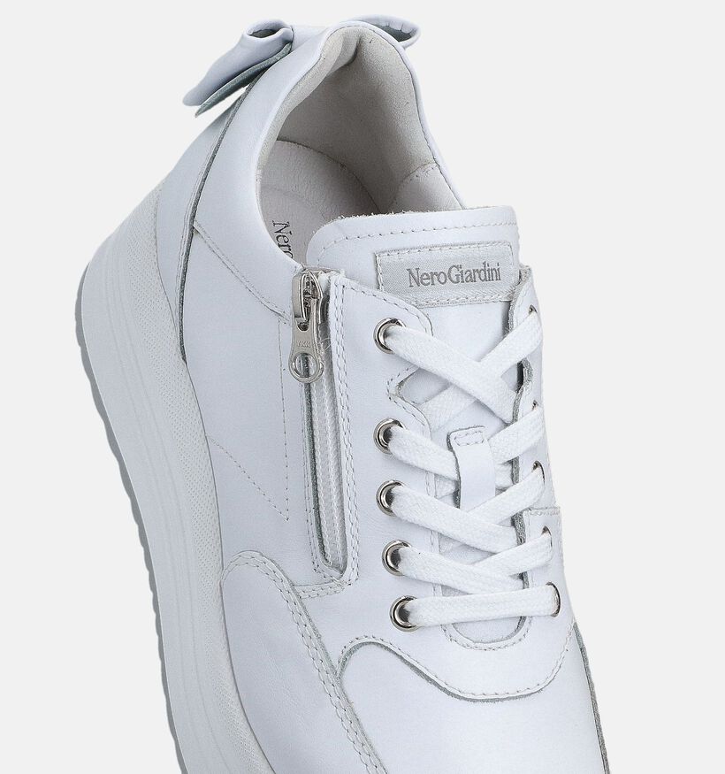 NeroGiardini Witte Sneakers met Rits voor dames (369085) - geschikt voor steunzolen