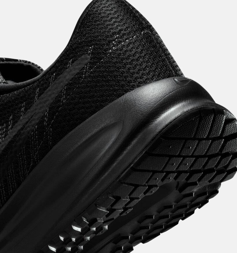Nike Run Defy Baskets basses en Noir pour hommes (373046) - pour semelles orthop&eacute;diques