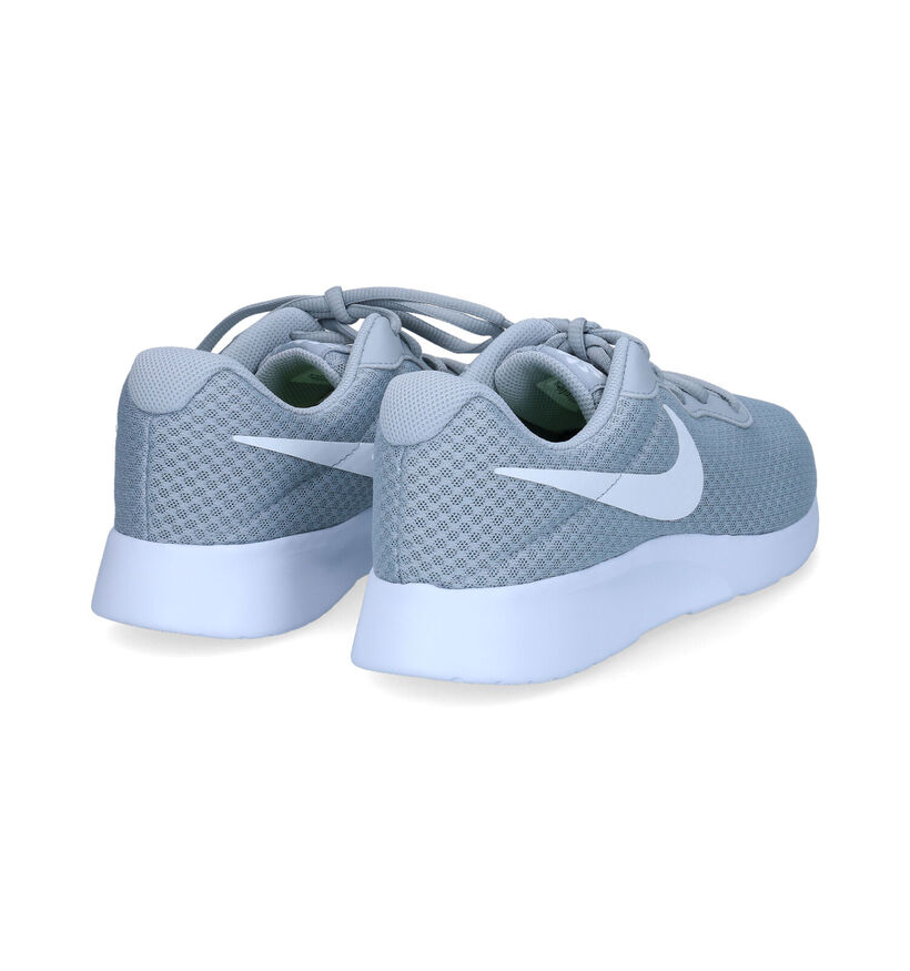 Nike Tanjun Baskets en Gris pour hommes (309123)