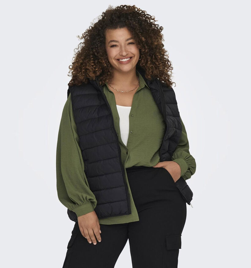 ONLY Carmakoma New Tahoe Zwarte Korte gewatteerde bodywarmer voor dames (351421)