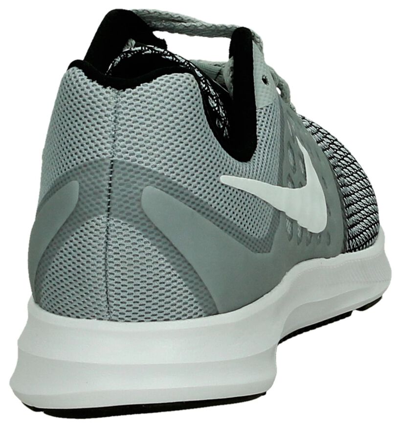 Nike Baskets basses en Gris en textile (198226)