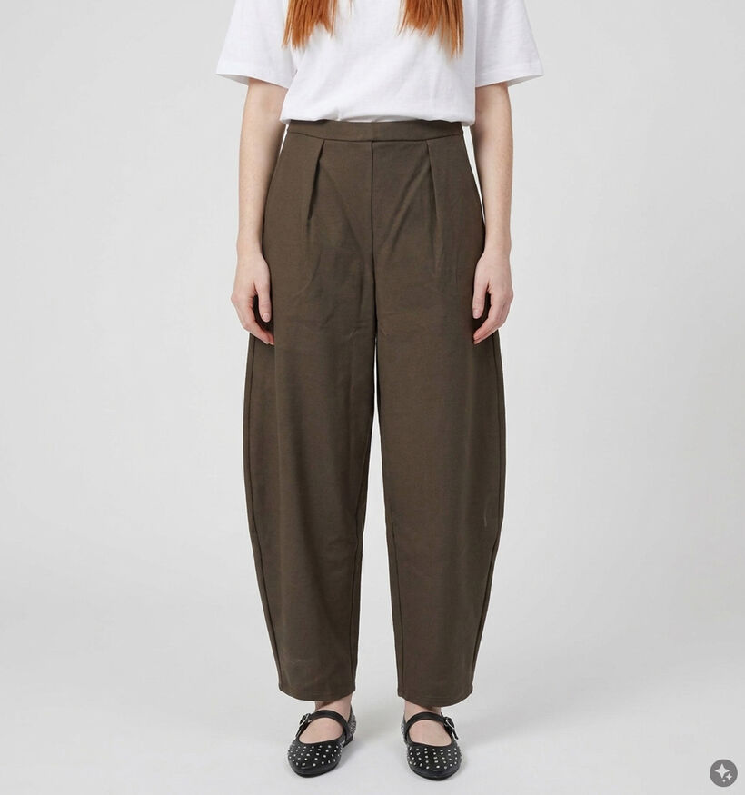 Pieces Gunhild Barrel Pantalon classique en Brun fonc&eacute; pour femmes (382091)