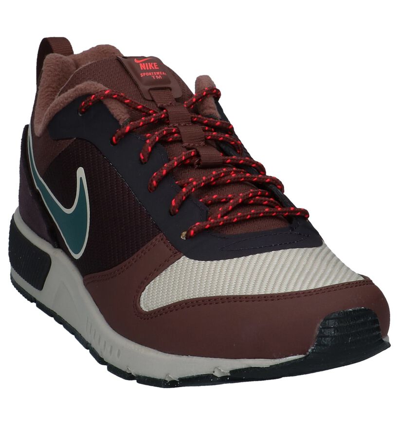 Paarse Nike Nightgazer Trail Lage Sneakers in daim (233342)