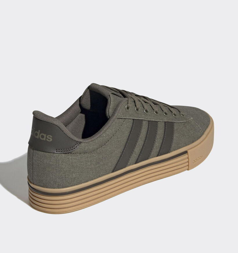 adidas Daily 4.0 Baskets basses en Vert pour hommes (372598)