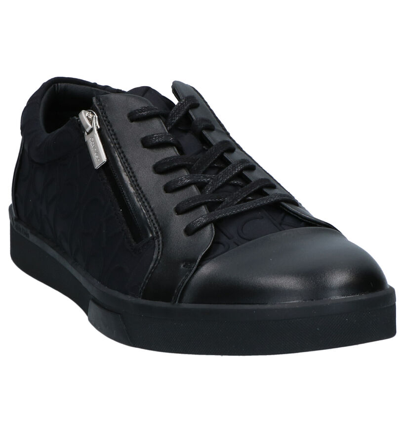Calvin Klein Chaussures basses en Noir en cuir (242080)