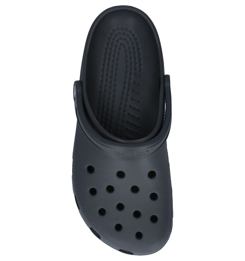 Crocs Classic Nu-pieds en Noir pour hommes (307641)