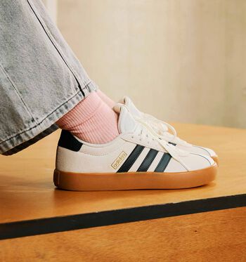 adidas Court Low Baskets off white/ grey six/ gold met./Powder Yellow/ Shock Pink/ Gold Met./Off White/Grey Six/Gold Metallic/cream white/ core black/ gold met./Dusky Bronze/ cream white/ GUM5/earth strata/ clear pink/ gold met./Flash Pink/Bliss Pink/Gold Metallic/Legen Ink/Cloud White/Cloud White/mint ton/ bliss pink/ gold met./Pink Fusion/ Powder Yellow/ Gold Met./Preloved Scarlet/Core White/Bright Red/collegiate green/ftwr white/pulse magenta/Collegiate Green/Cloud White/Pulse Magenta/court green/ bliss pink/ gold met./Collegiate Green/Cloud White/Wonder Silver/Preloved teal/ Clear pink/ Gold metallic/preloved teal/ clear pink/ gold met./Aluminium/ Core black/ Gold metallic/Wonder Silver / Off White / Gum/Taupe Oxide/ Taupe Oxide/ Gold Met./shadow navy/ purple burst/ silver met./carbon/ silver met./ gold met.