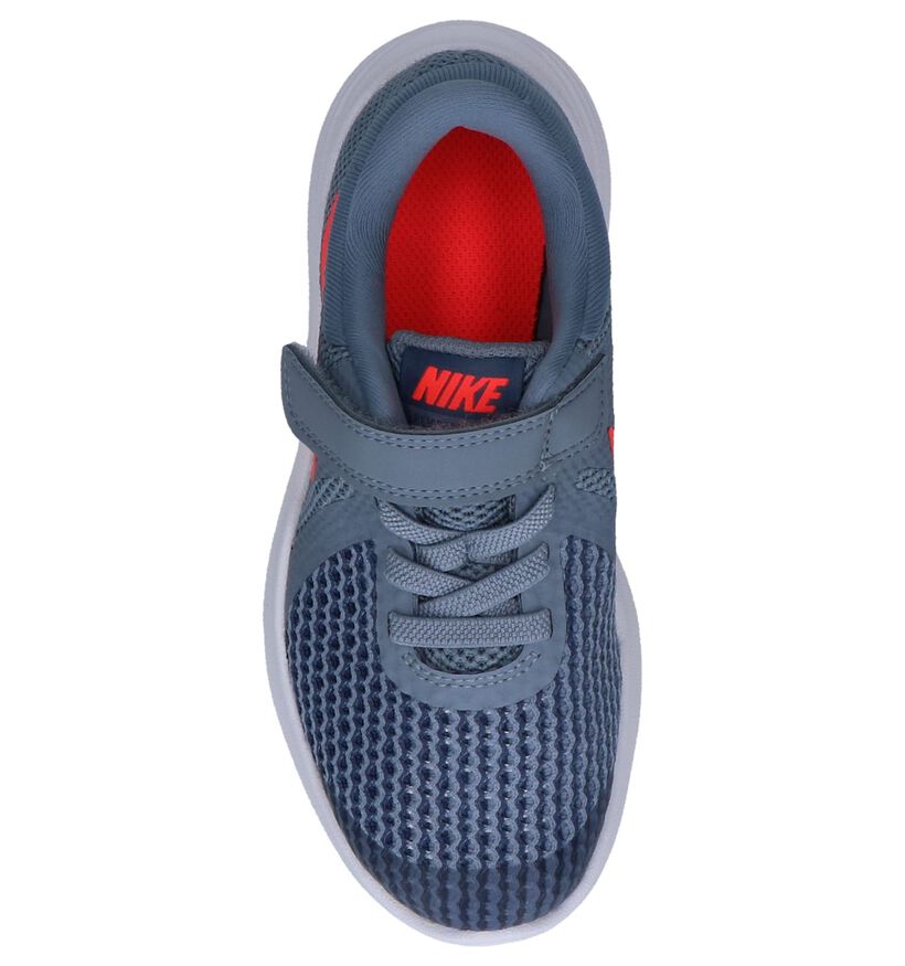 Nike Revolution Baskets basses en Gris clair en textile (222592)