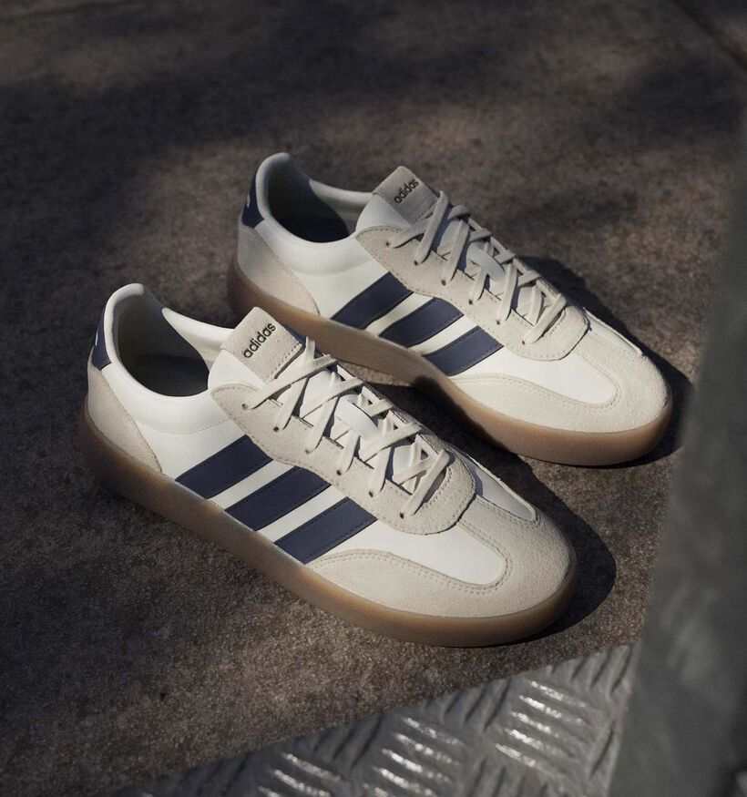 adidas Barreda Decode Lux Baskets en Ecru/Bleu fonc&eacute; pour hommes (372611) - pour semelles orthop&eacute;diques
