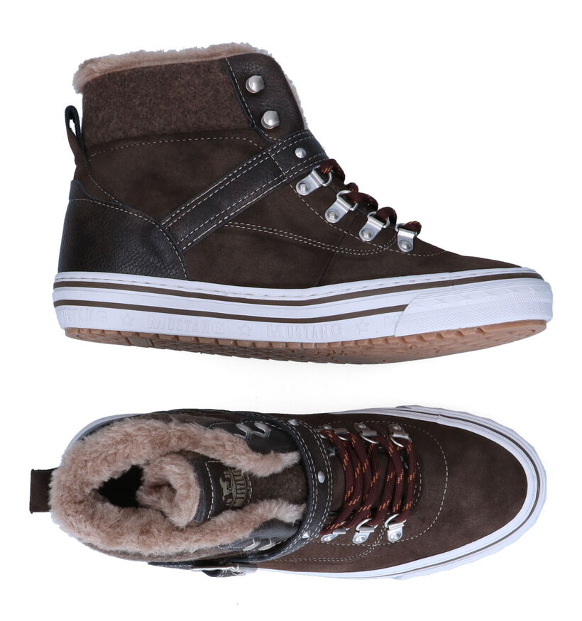 Mustang Baskets montantes en Marron en textile (298099)