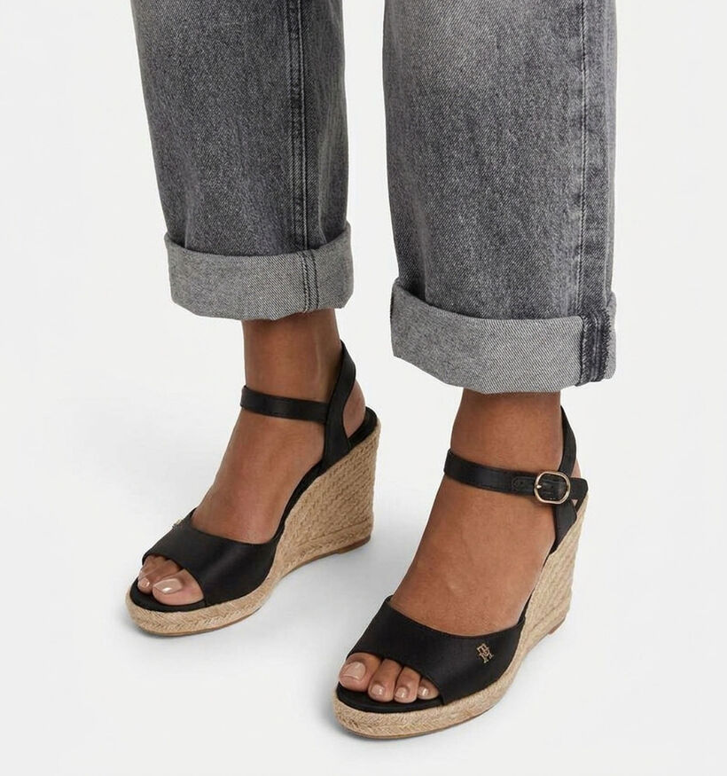 Tommy Hilfiger High Wedge Satin Sandales &agrave; talons en Noir pour femmes (368624)