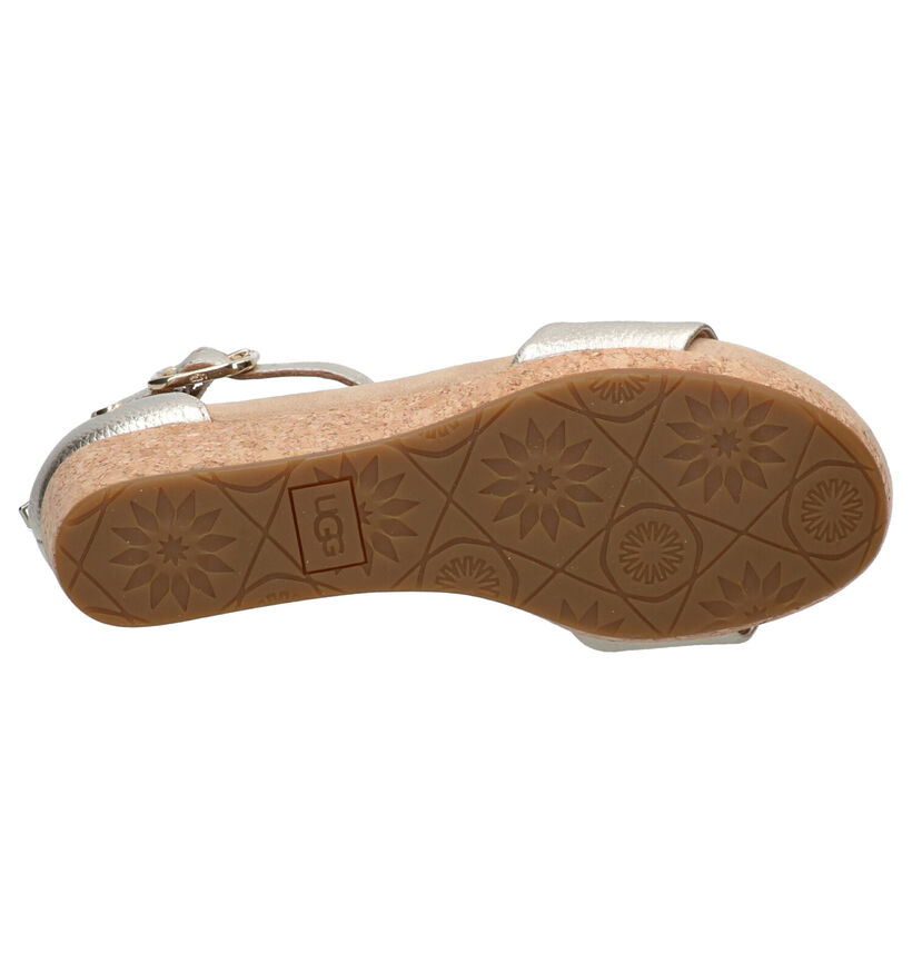 UGG Sandales compensées en Or en cuir (266807)