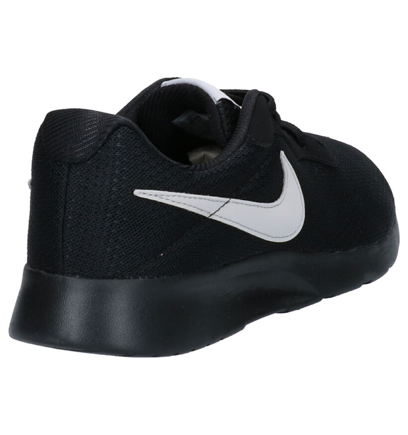 Nike Tanjun Baskets en Noir pour femmes (299457)