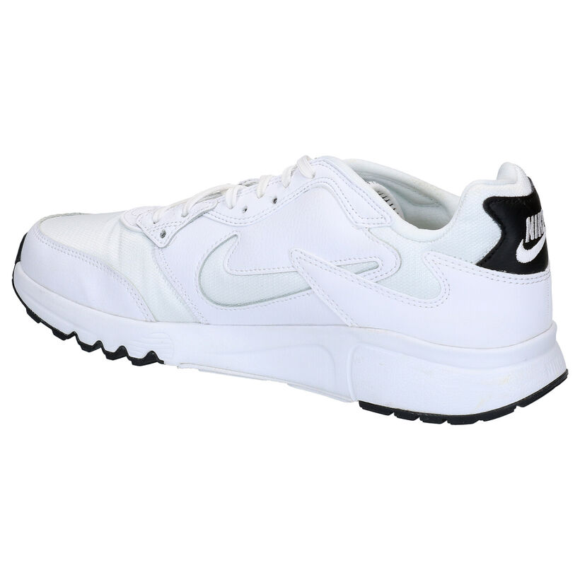 Nike Atsuma Zwarte Sneakers in stof (265914)
