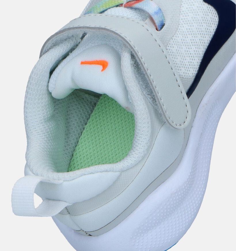 Nike Revolution 7 Baskets en Blanc pour filles (340336)