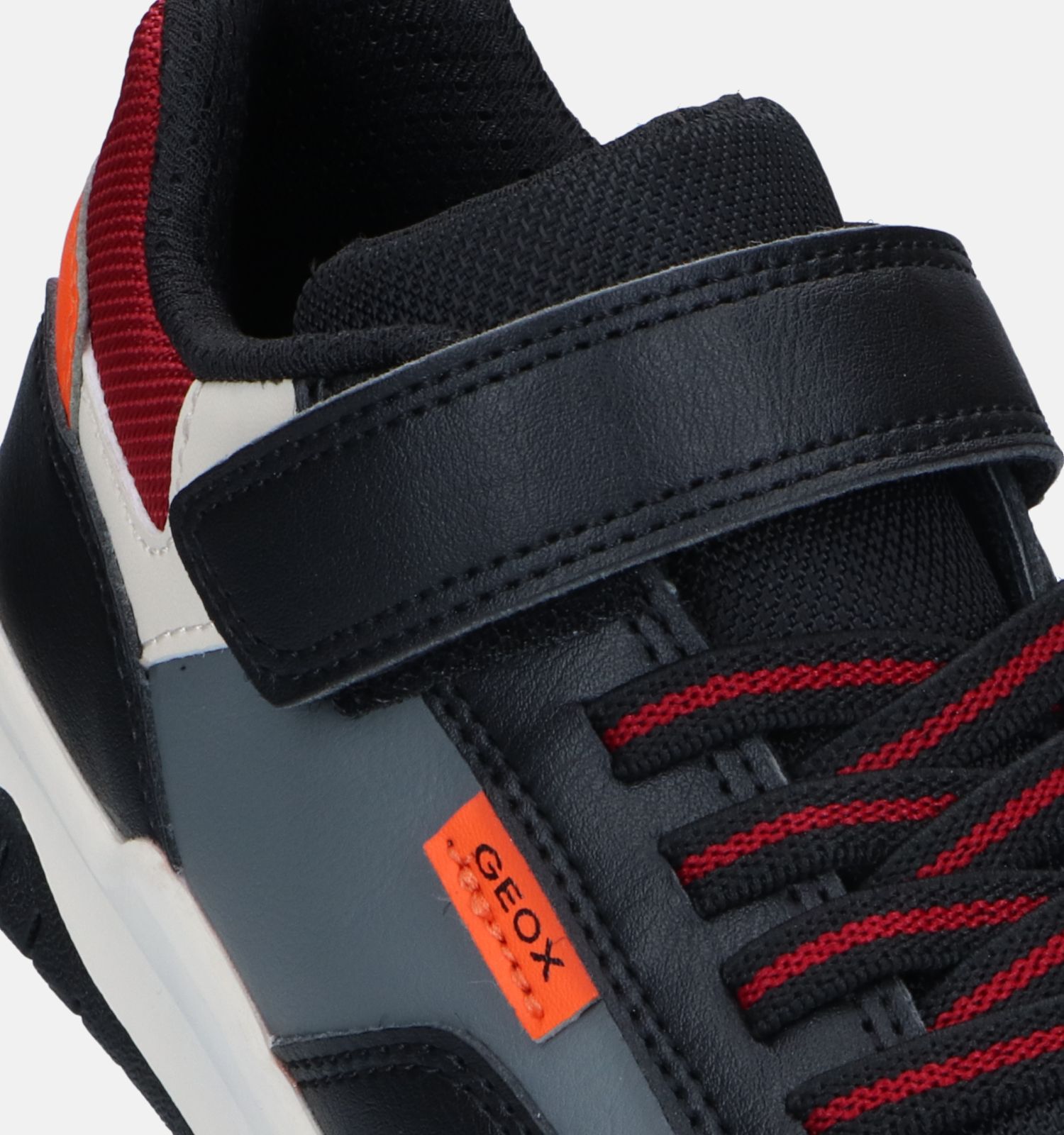 Geox hotsell zwarte sneakers