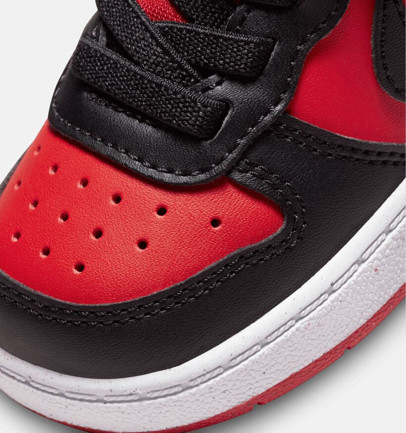 Nike Court Borough Zwarte/Rode Sneakers voor jongens (364682) - geschikt voor steunzolen