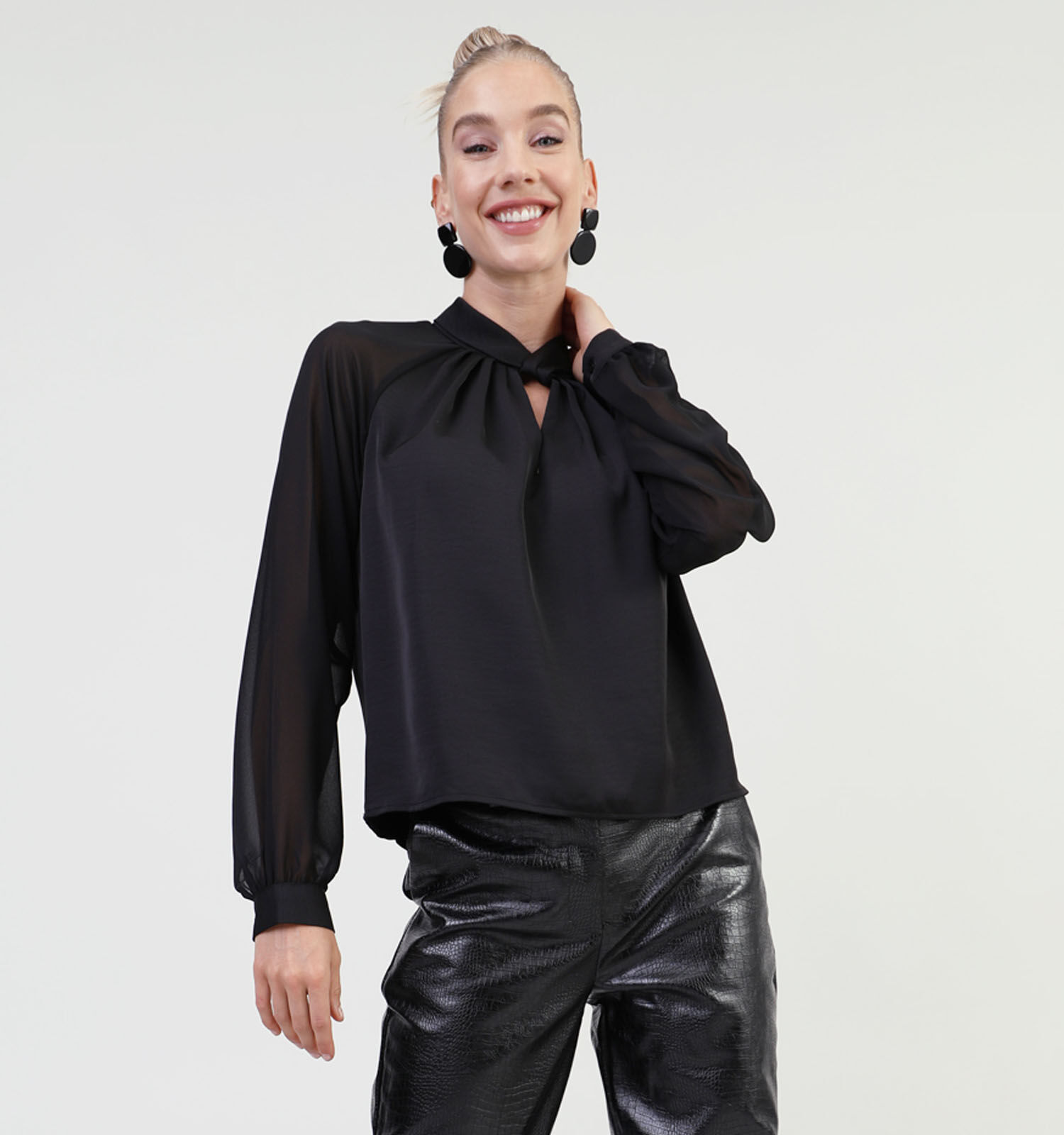 JDY Urba Zwarte Satijnen Blouse Dames Blouses Online op TORFS.BE