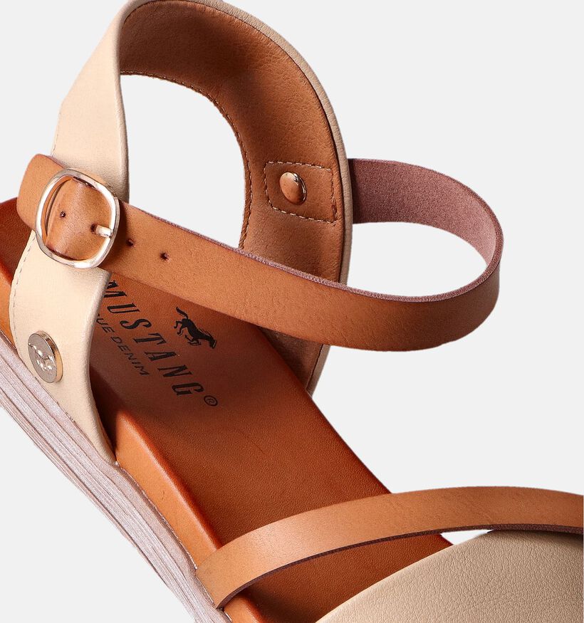 Mustang Sandales plates en Camel pour femmes (353428)