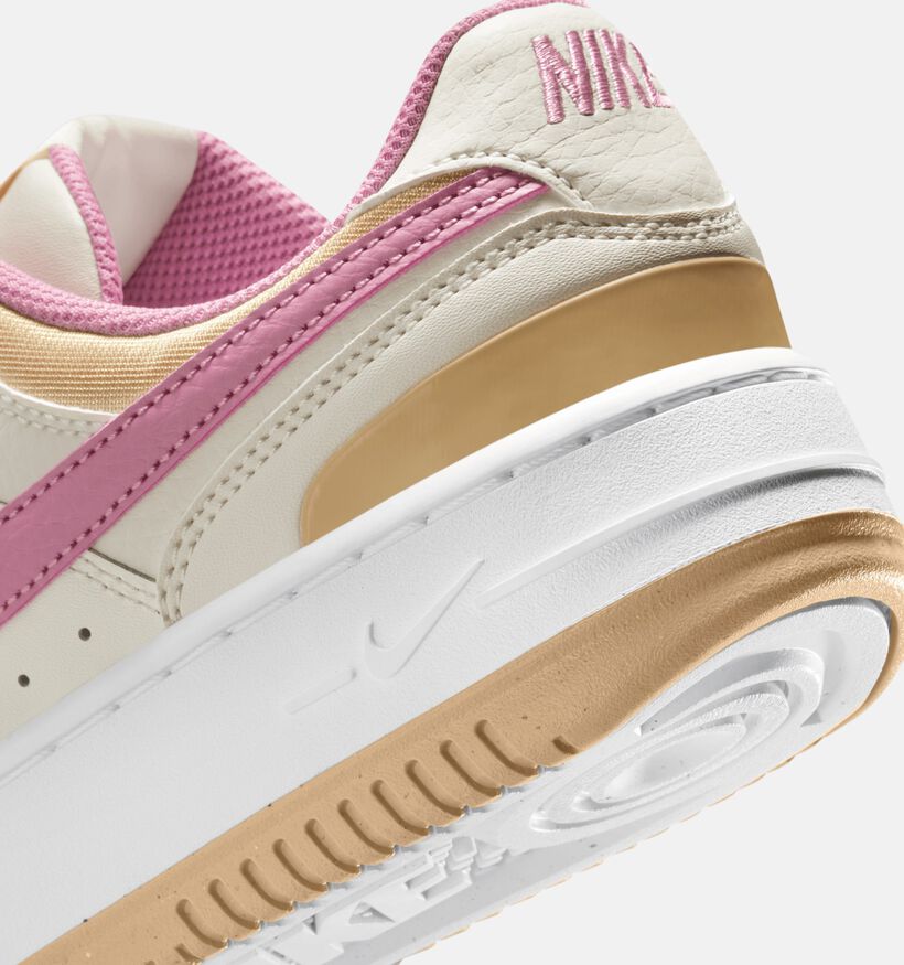 Nike Gamma Force Baskets en Naturel pour femmes (350453)