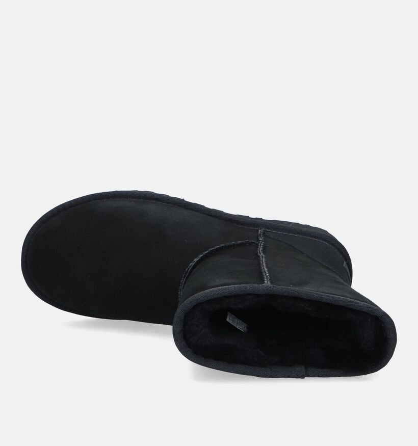 UGG Classic Short Bottes en Noir pour femmes (329271)
