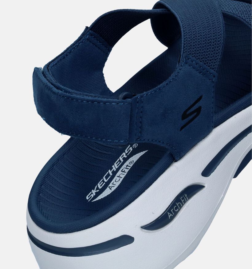 Skechers Go Walk Arch Fit Treasured Sandales en Bleu pour femmes (338829)