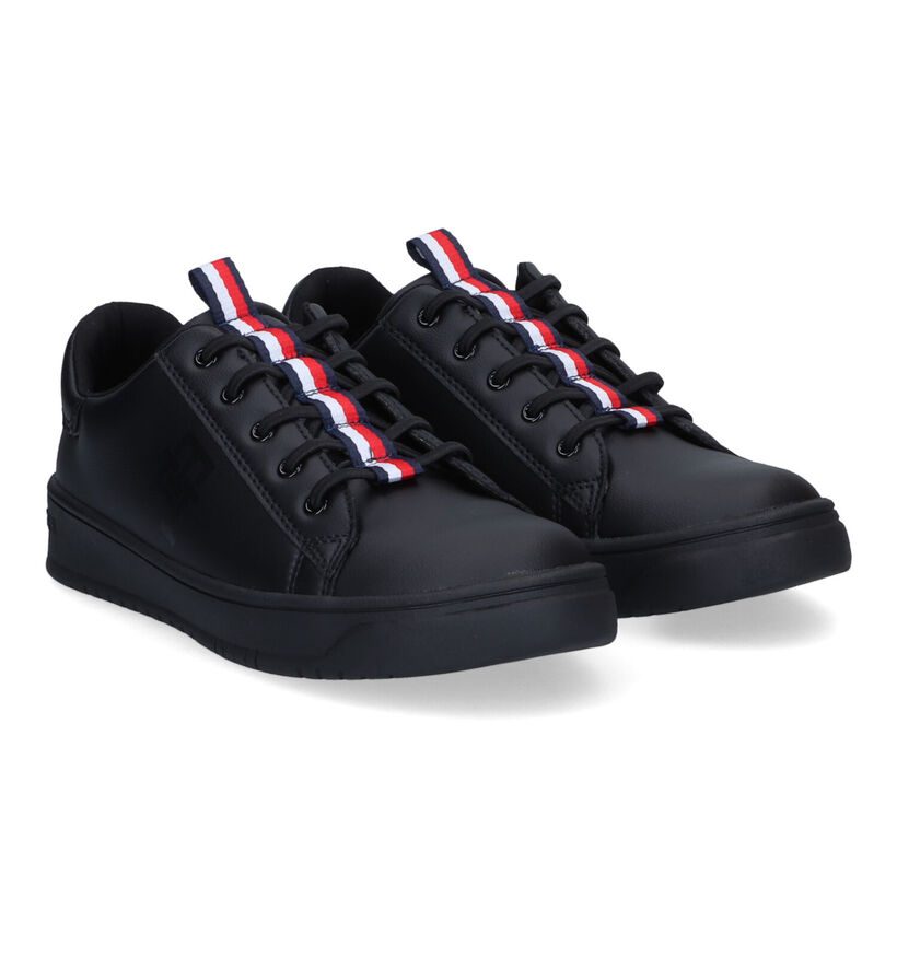 Tommy Hilfiger Chaussures à lacets en Noir en simili cuir (312040)