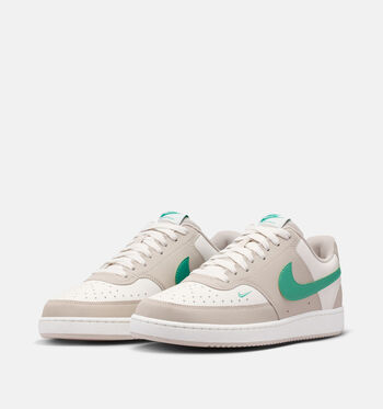 Nike Court Vision Low Baskets White/White-White/White/Black-White/Summit White/ Black/ Silver Sage/White/University Red/100 -Ligth Orewood Brown/ White gum med brown/103 -SAIL/BRILLIANT BLUE-CREAM II/200 LT KHAKI/SPRUCE FOG-GUM LIGHT BROWN-SAIL/Sail/ Emerald Green/ Cream II/003 -ANTHRACITE/PALE IVORY/Dk Smoke Grey/ Chrome Yellow/ Black