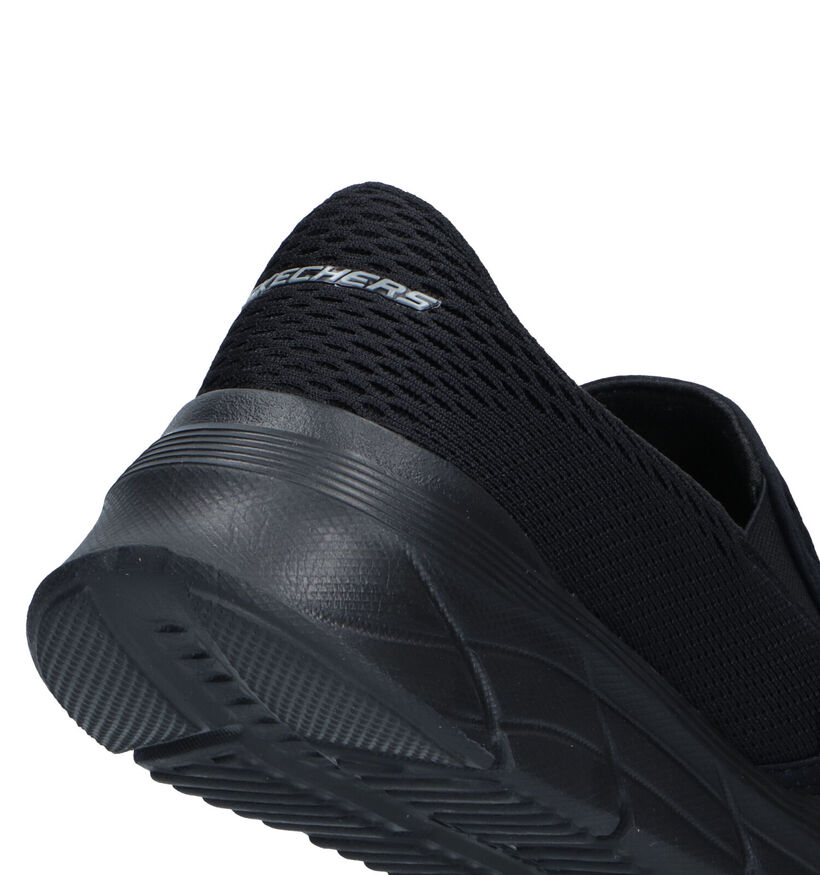 Skechers Equalizer Relaxed Fit Slip-on baskets en Noir pour hommes (339690)