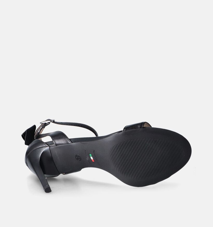 NeroGiardini Zwarte Sandalen met gesloten hiel voor dames (355965)