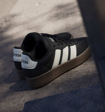 adidas Barreda Low Sneakers core black/off white/GUM5