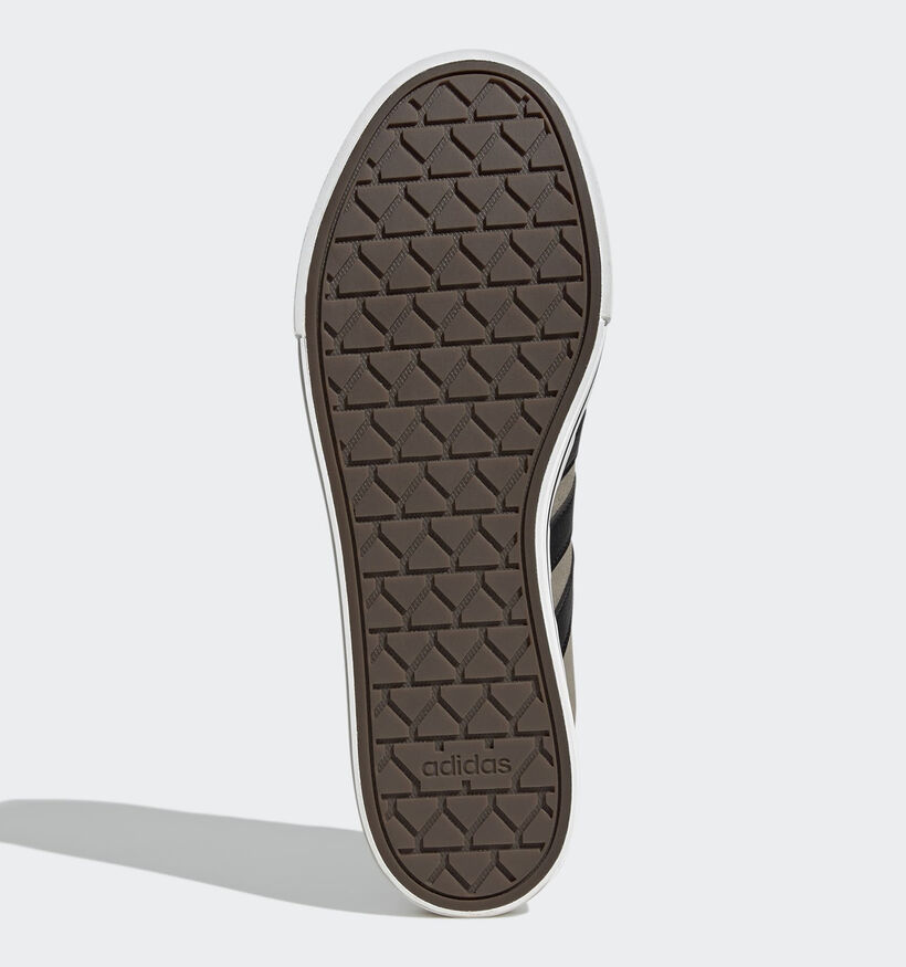 adidas Daily 4.0 Baskets basses en Vert Kaki pour hommes (372597)