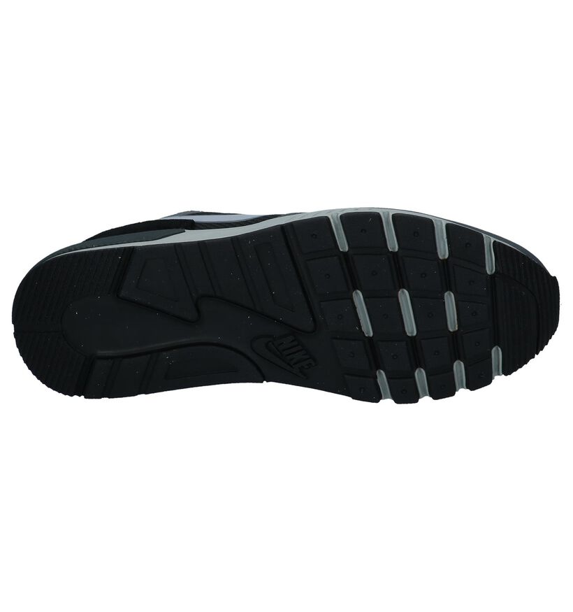 Paarse Nike Nightgazer Trail Lage Sneakers in daim (233342)